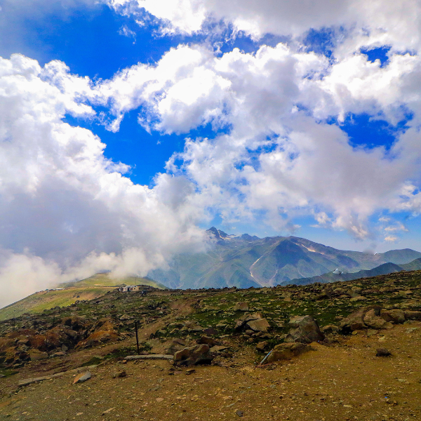 Fairy-tale Getaway to Kashmir